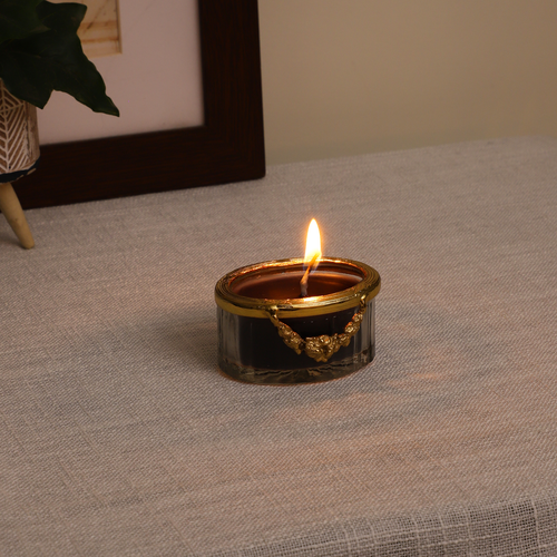 snowy whisper white scented candle jar with Golden Ring