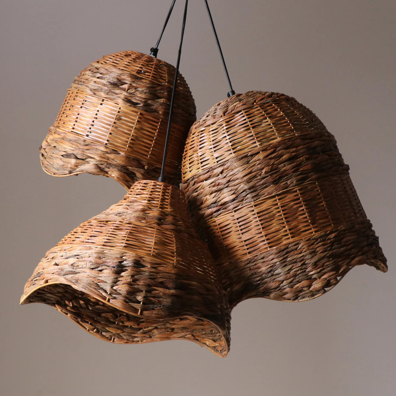 Tukani Large Hanging Elegant Iron Base & Eclectic Design