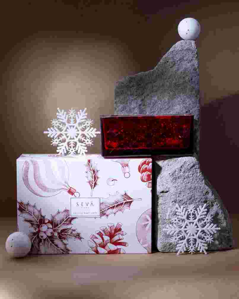 Ruby Jewel Scented Candle – Ornament Edition | Winter Woods Fragrance | 40-Hour Burn