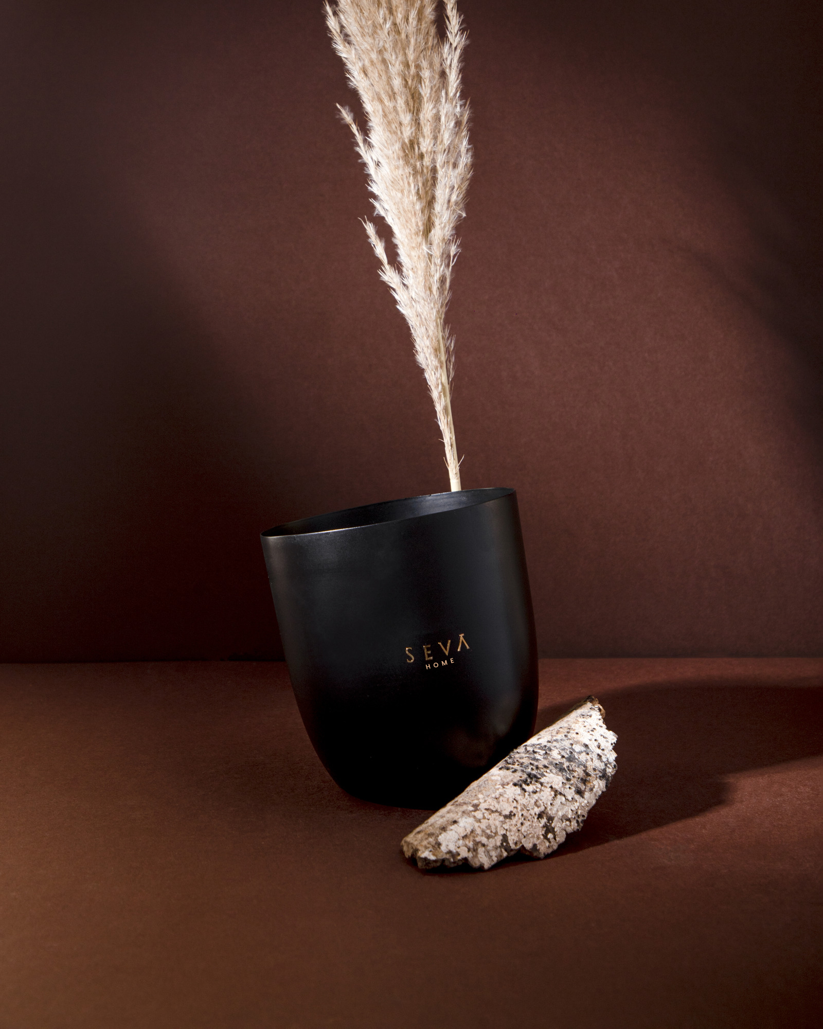 Heirloom Noir Candle – Large | Black Metal | Sophisticated Fragrance Blend