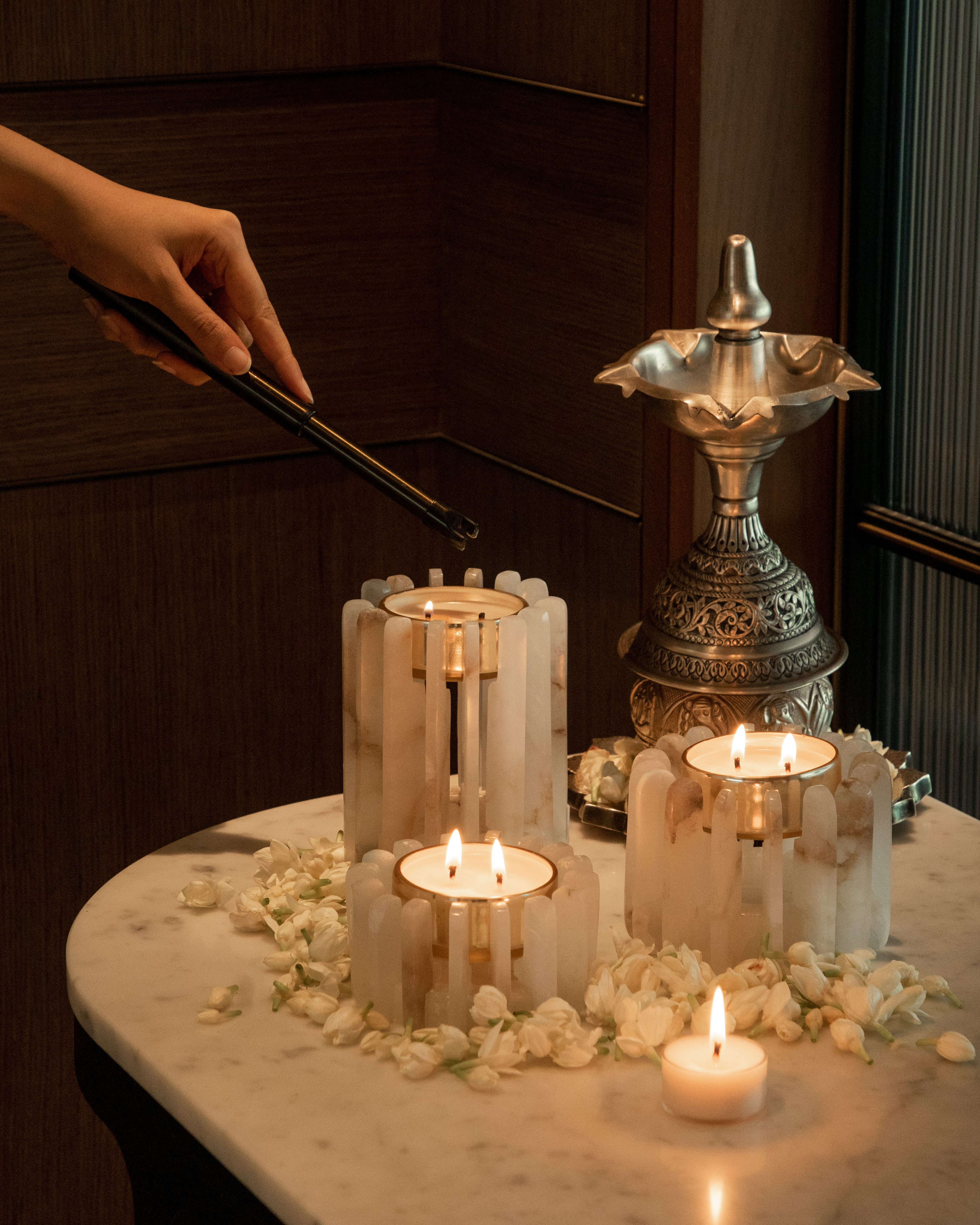 Radiance – White Marble Candle Holder with Gold Tea Light