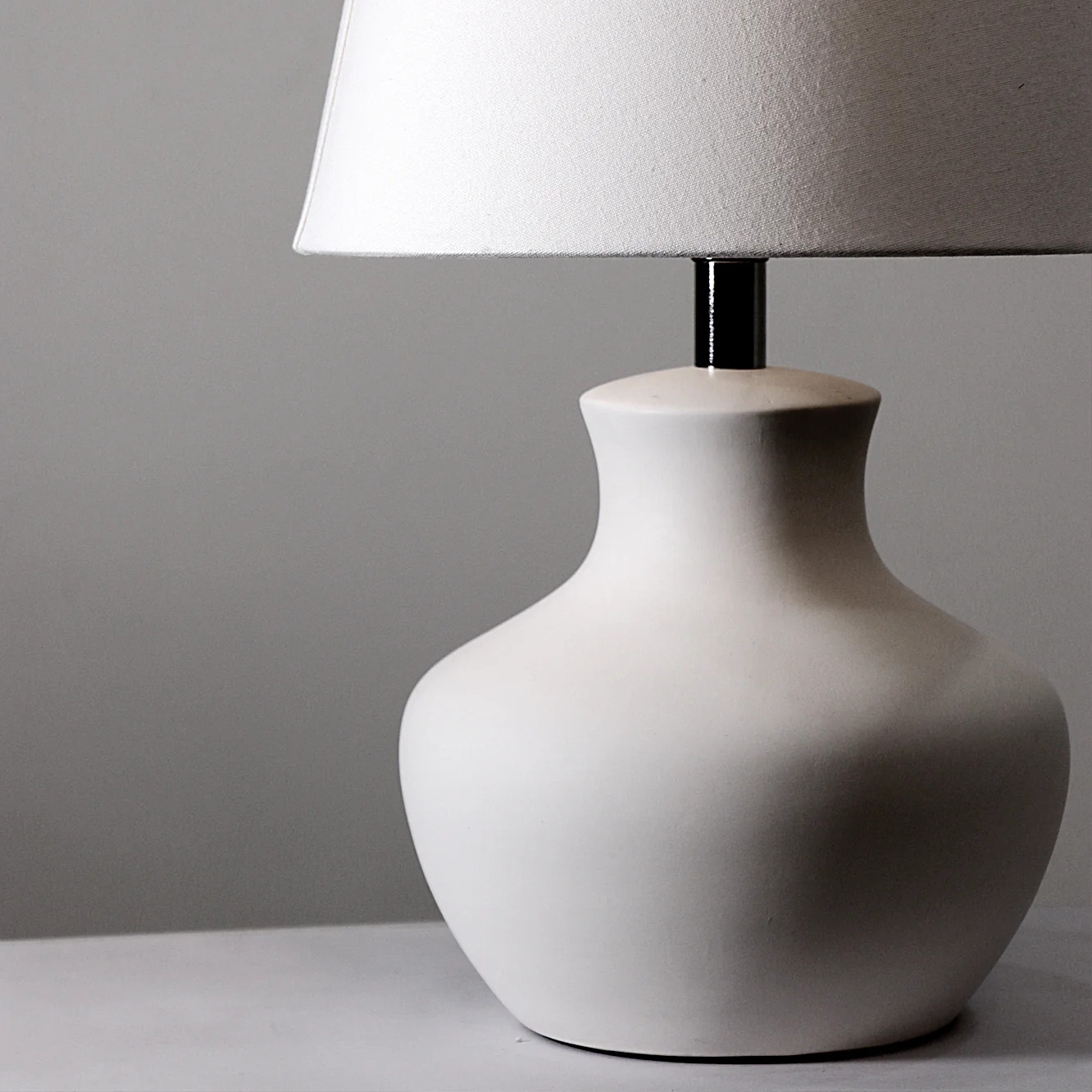Krug Table Lamp - Elegant Iron Base & Eclectic Design
