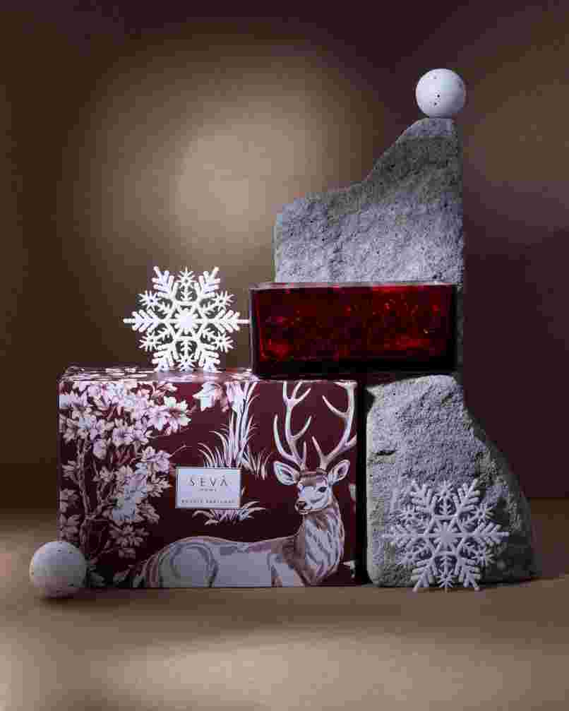 Ruby Jewel Candle – Reindeer | Winter Woods Fragrance | 40-Hour Burn Time